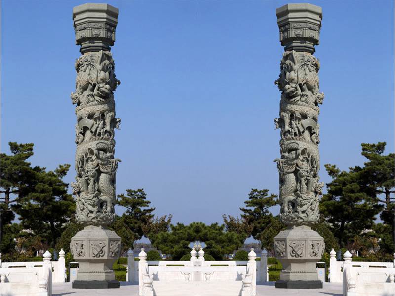 石雕龙柱